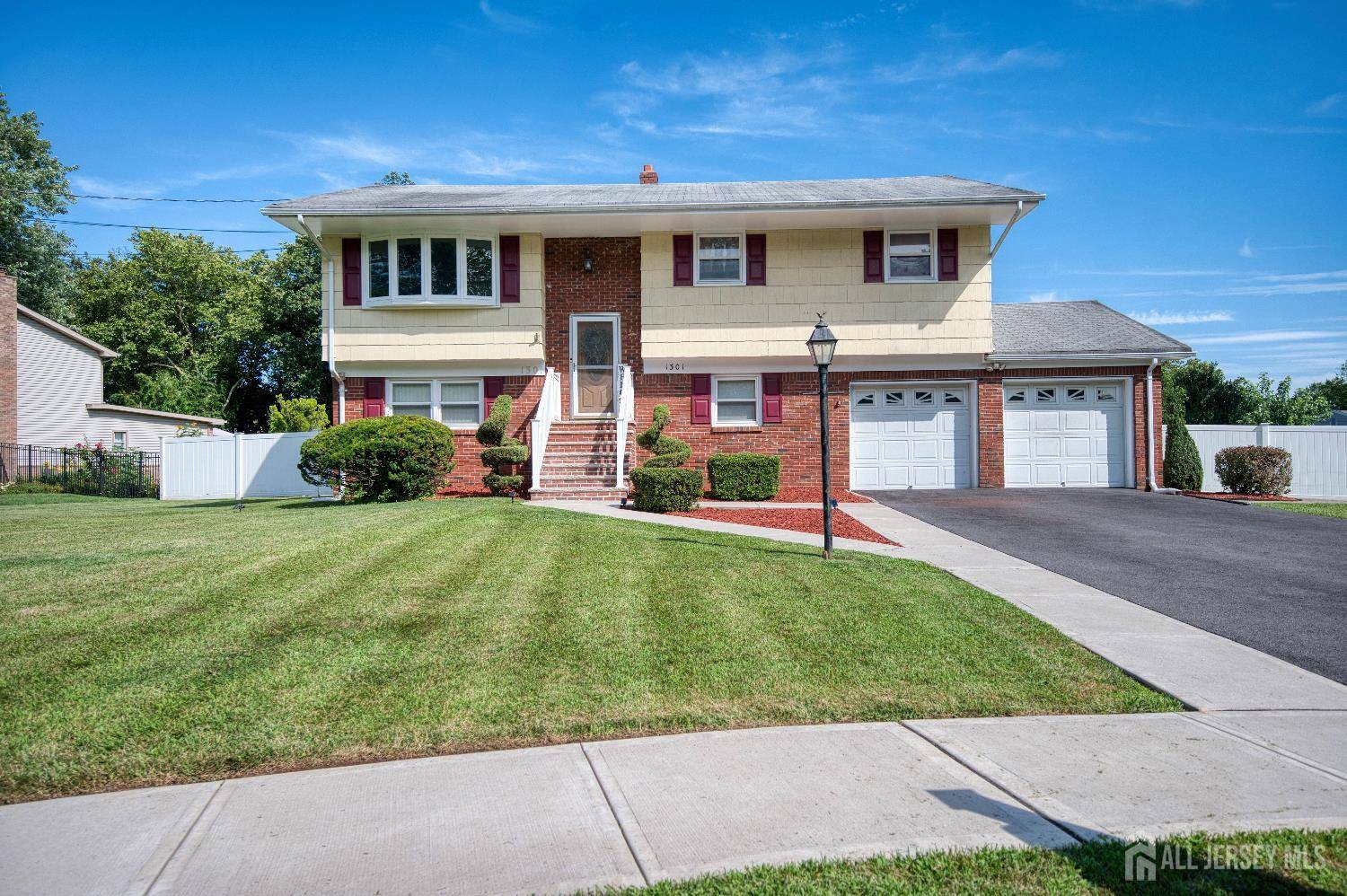 1301 Famuloro DR, South Plainfield, NJ 07080