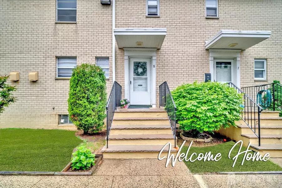 402 N Cranbury RD #8, East Brunswick, NJ 08816