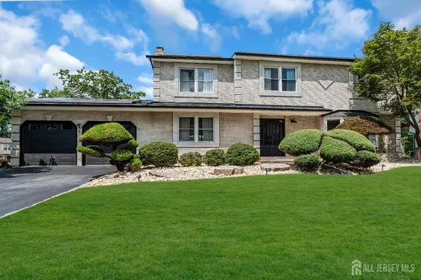 1 Pheasant DR, Marlboro, NJ 07746