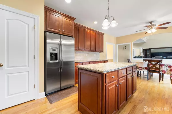 Spotswood, NJ 08884,233 Brooklyn AVE