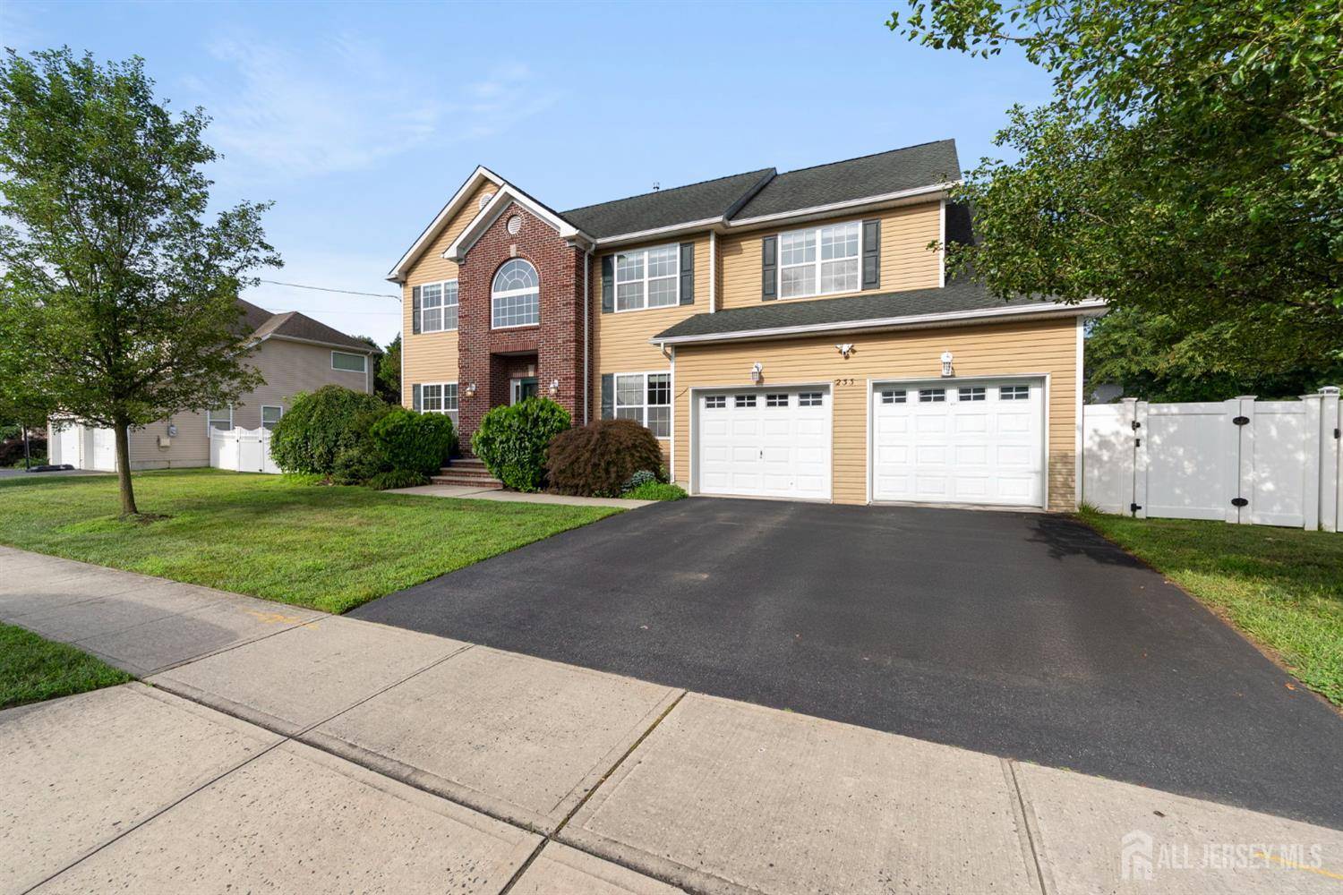 Spotswood, NJ 08884,233 Brooklyn AVE