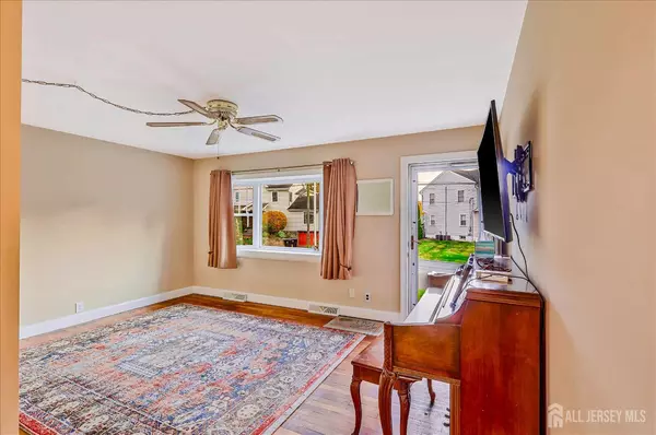 East Brunswick, NJ 08816,38 Victory PL