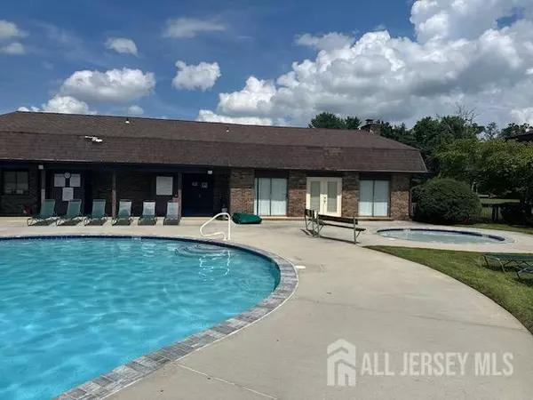 East Windsor, NJ 08512,1214 Country Mill DR