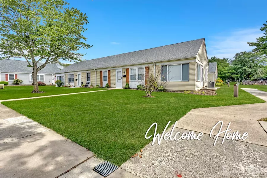 326 Nantuckett LN #A, Monroe, NJ 08831