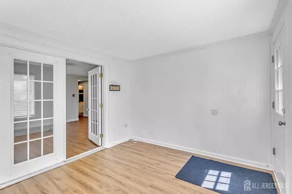 Monroe, NJ 08831,326 Nantuckett LN #A