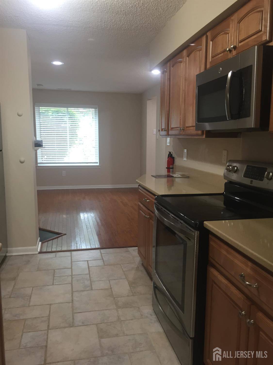 Plainsboro, NJ 08536,94 Tennyson DR #94
