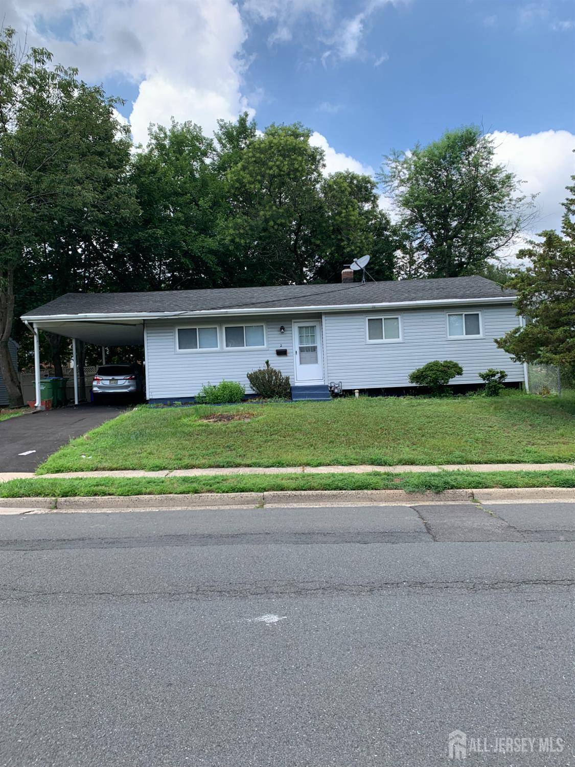 Edison, NJ 08817,2 Brookside RD