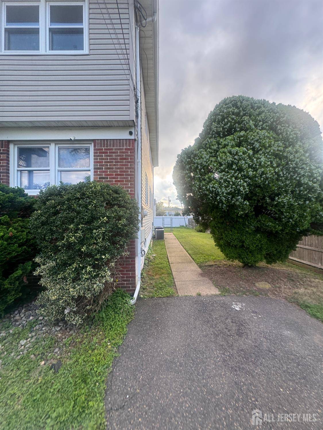South Bound Brook, NJ 08880,210 Garfield AVE