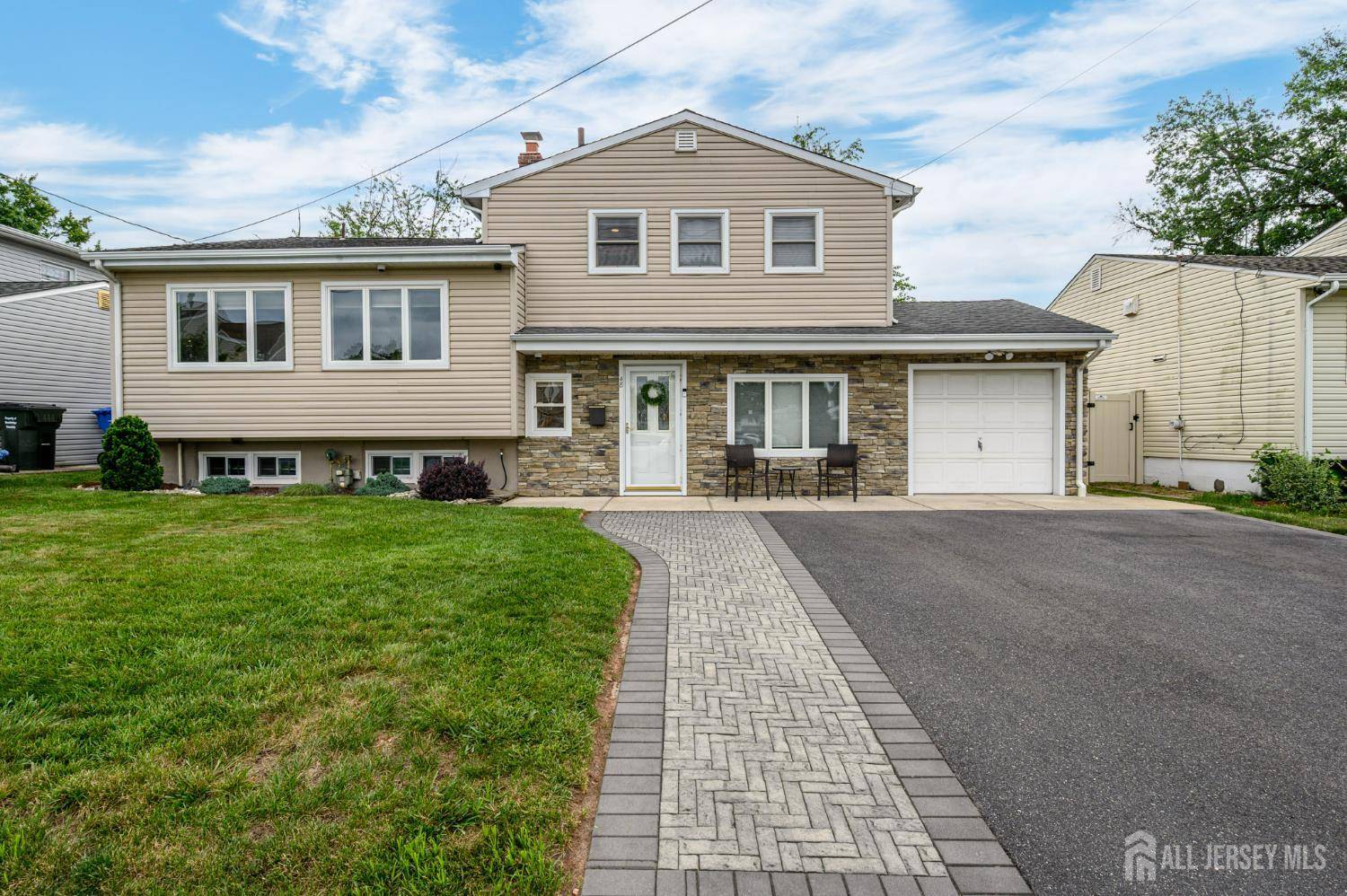 48 Cypress DR, Colonia, NJ 07067