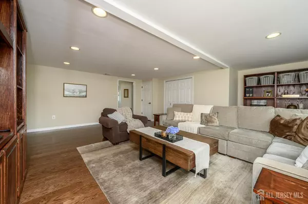 Colonia, NJ 07067,48 Cypress DR