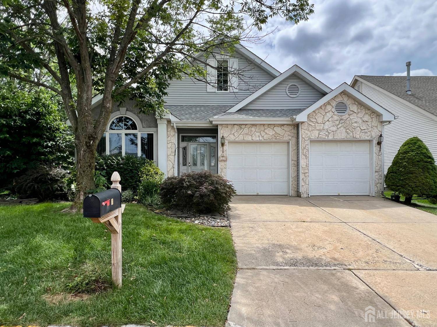 1 Walter WAY, Monroe, NJ 08831