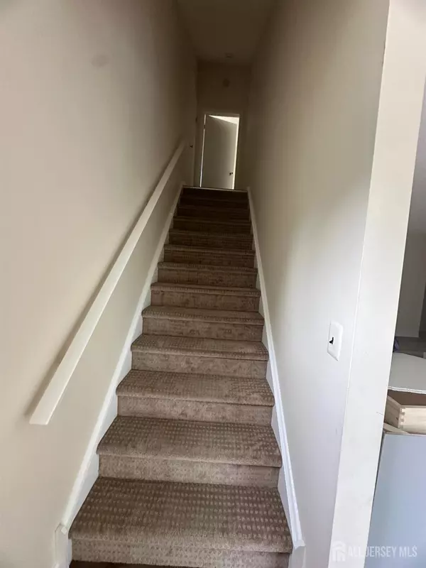 South Brunswick, NJ 08852,18 Foxtail LN