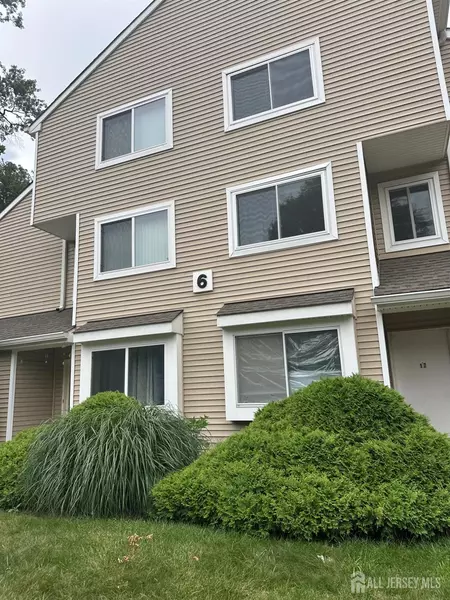 18 Foxtail LN, South Brunswick, NJ 08852