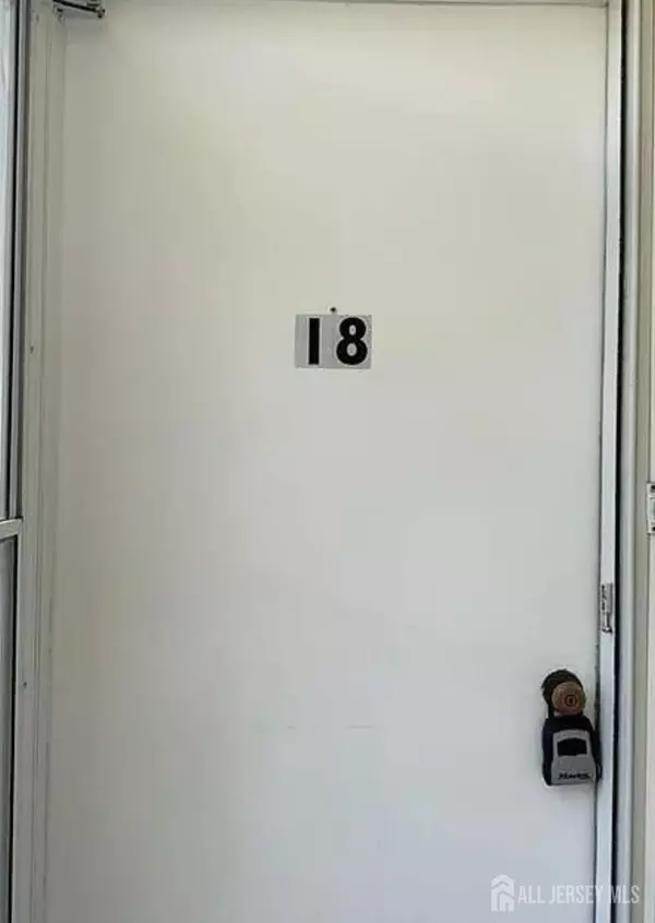 South Brunswick, NJ 08852,18 Foxtail LN