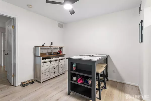 Helmetta, NJ 08828,907 Meadow CT #907