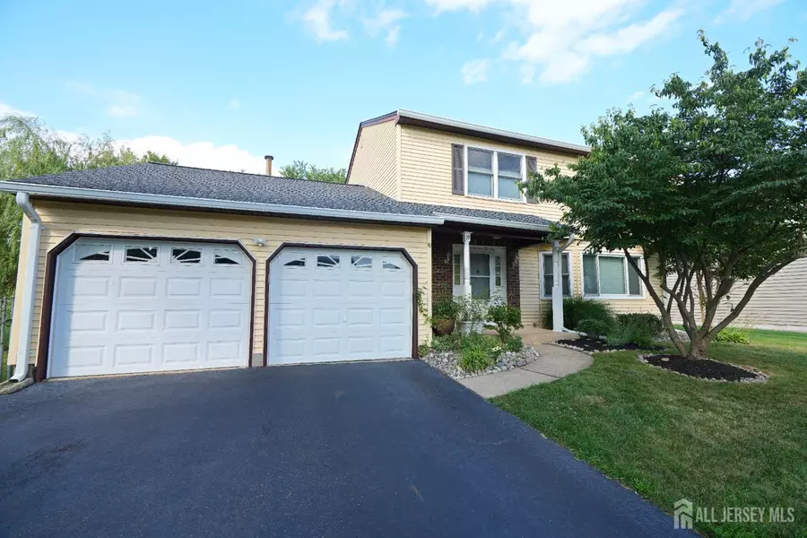 19 Wetherhill WAY, South Brunswick, NJ 08810
