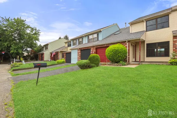 17 Clark CT, East Brunswick, NJ 08816
