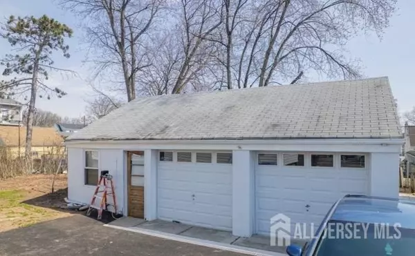 Avenel, NJ 07001,978 Rahway AVE