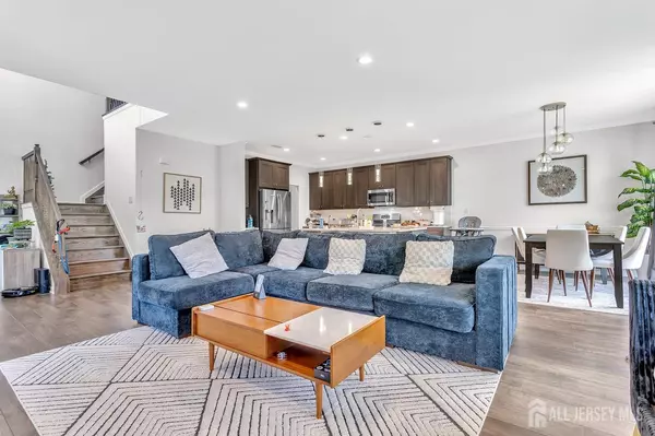 Monroe, NJ 08831,1 Larkspur LN