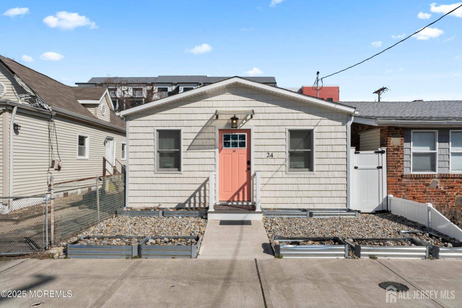 24 highland AVE, Keansburg, NJ 07734