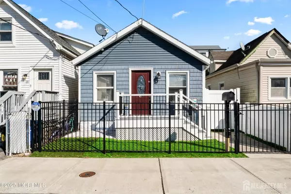 20 highland AVE, Keansburg, NJ 07734