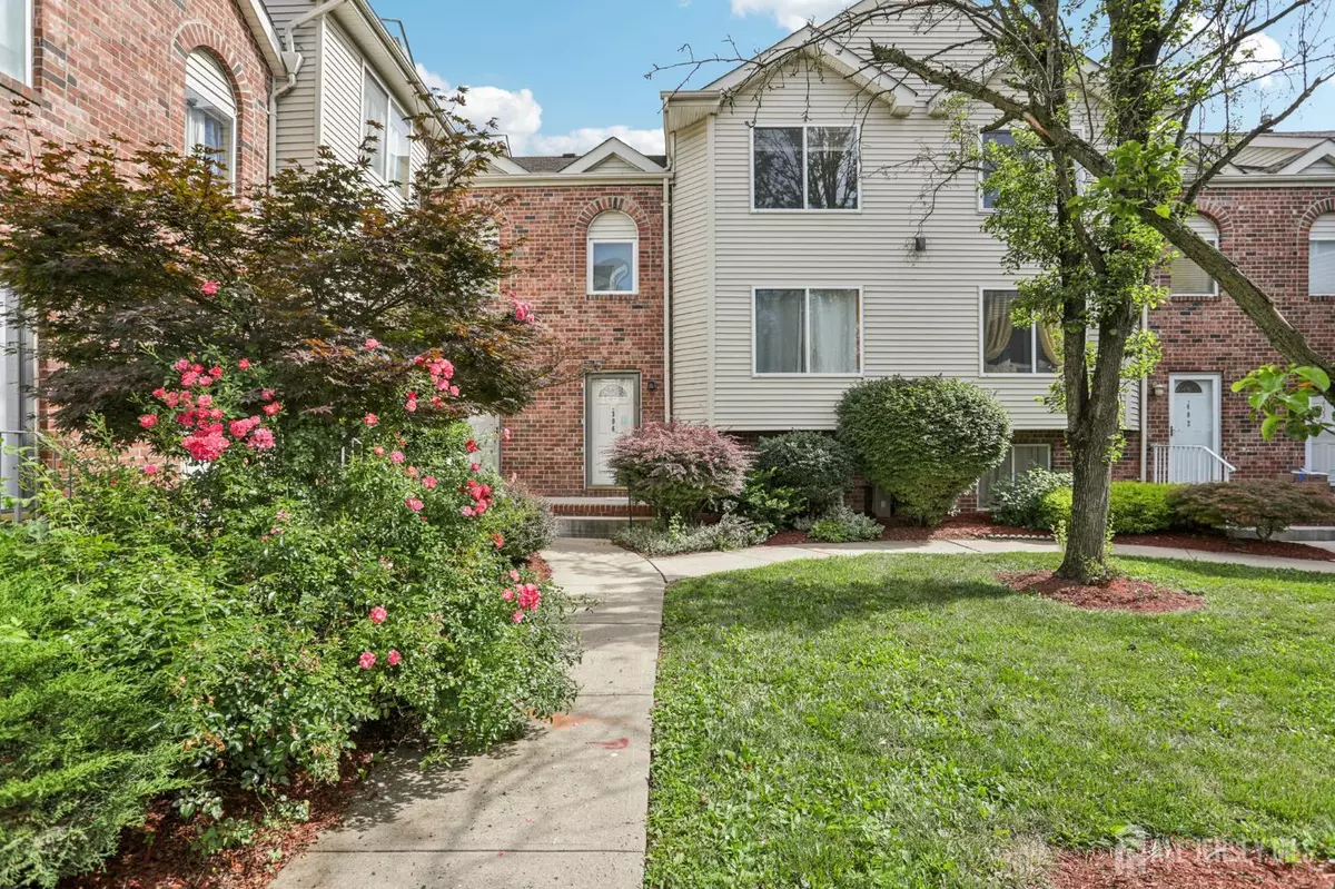 Perth Amboy, NJ 08861,306 Holly DR