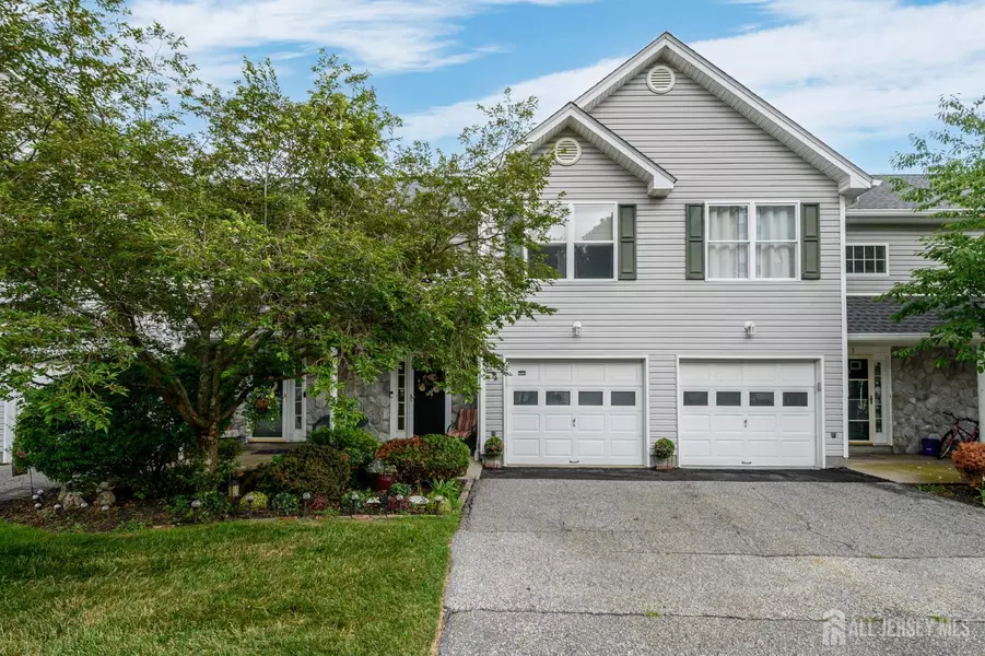 13 Beechmont TER, Hamburg, NJ 07419