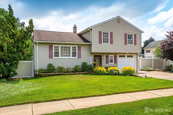Edison, NJ 08837,2 Patricia AVE