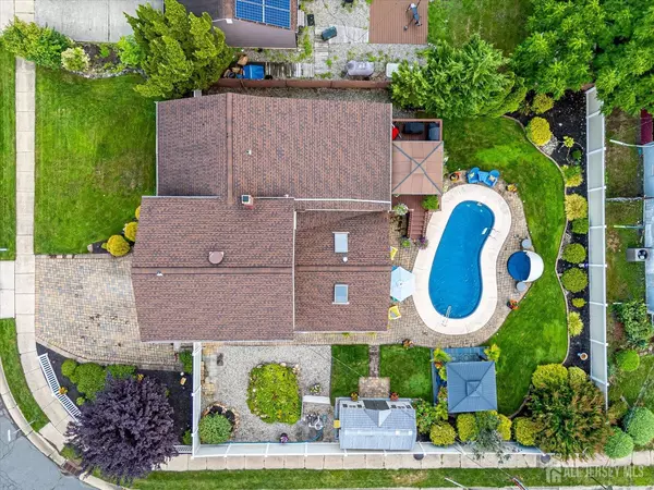 Edison, NJ 08837,2 Patricia AVE