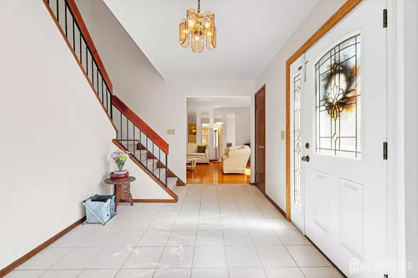 Old Bridge, NJ 08857,7 Mariposa PL