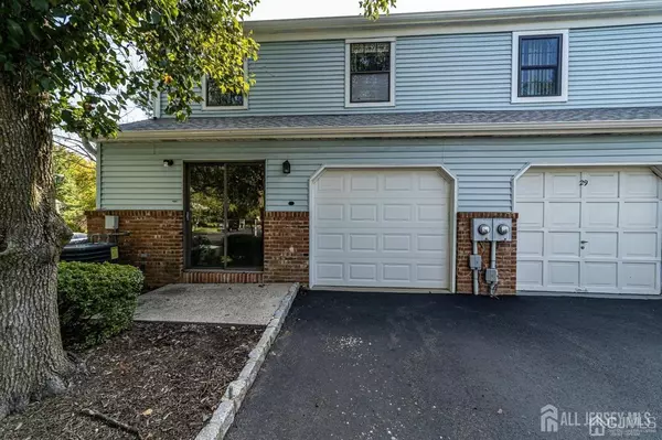 31 Aspen DR, North Brunswick, NJ 08902