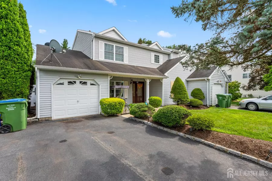 10 Stonewall DR, Edison, NJ 08820