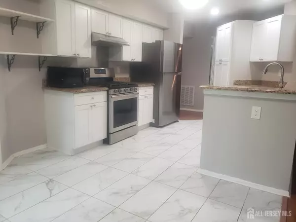 South Brunswick, NJ 08852,5032 Beech CT