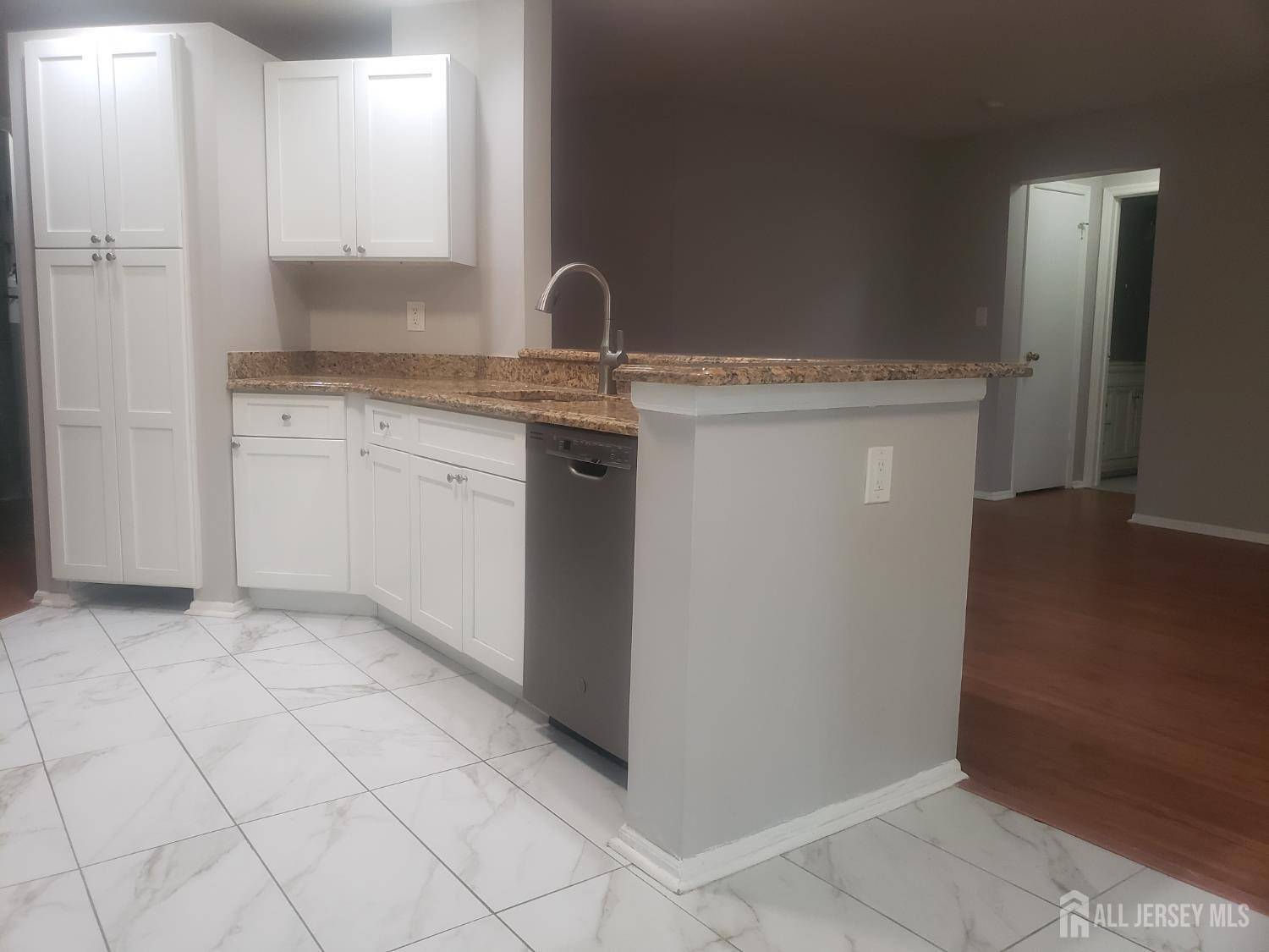 South Brunswick, NJ 08852,5032 Beech CT