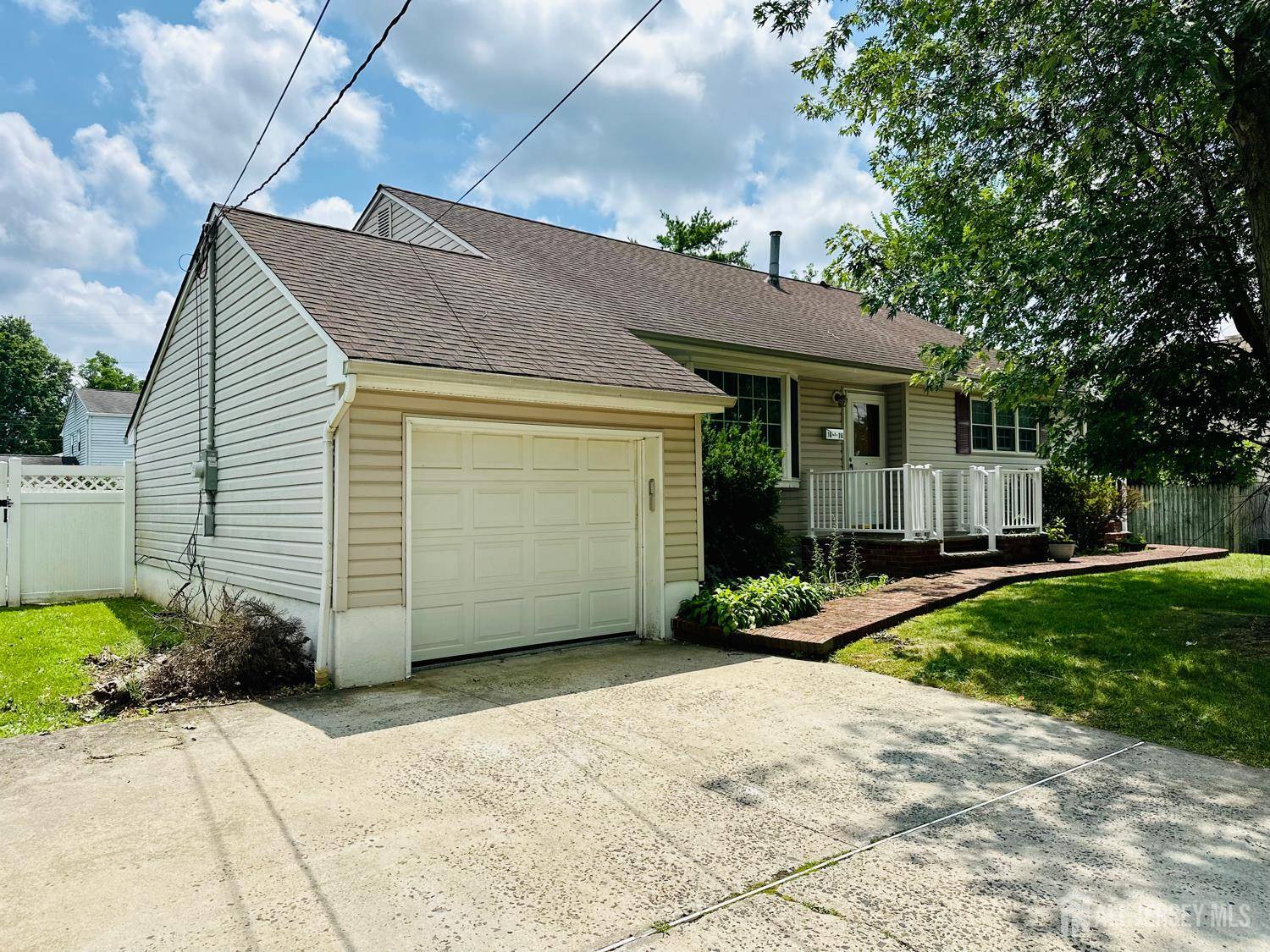 North Brunswick, NJ 08902,1676 Platte AVE