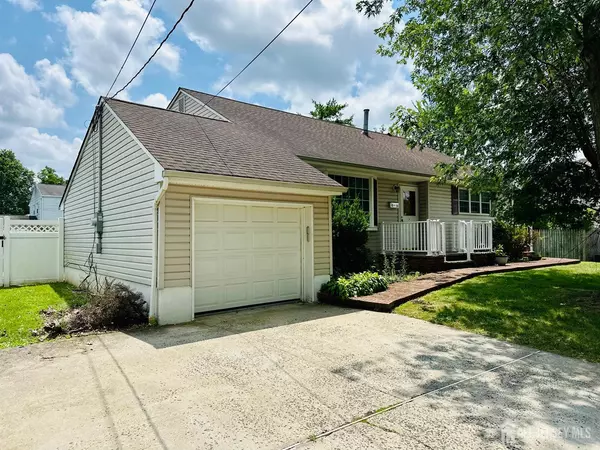 North Brunswick, NJ 08902,1676 Platte AVE