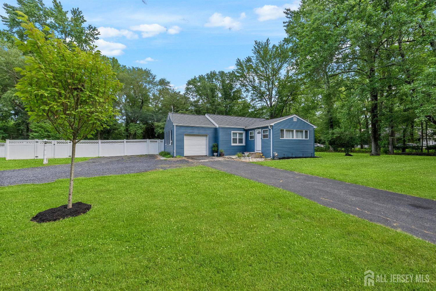 388 Hoffman Station RD, Monroe, NJ 08831