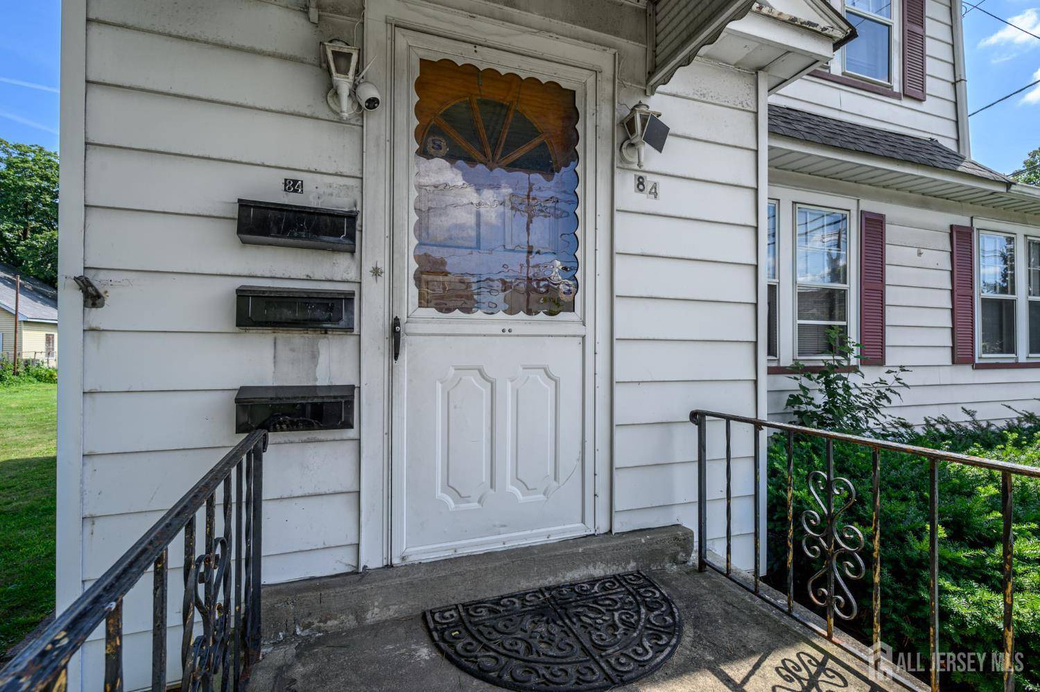 Raritan, NJ 08869,84 E Somerset ST E
