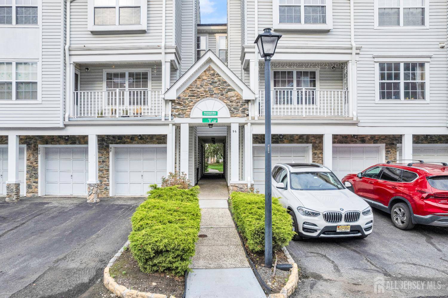 Edison, NJ 08820,98 Prestwick WAY