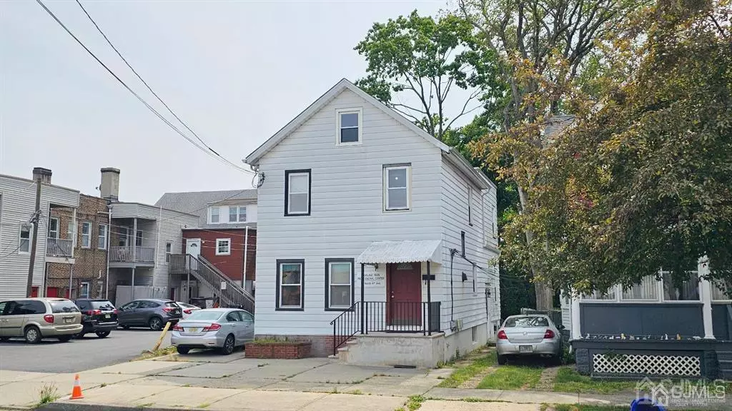 12 N 4th AVE N #1, Highland Park, NJ 08904