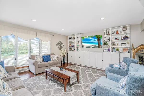 Sayreville, NJ 08872,71 Zaleski DR