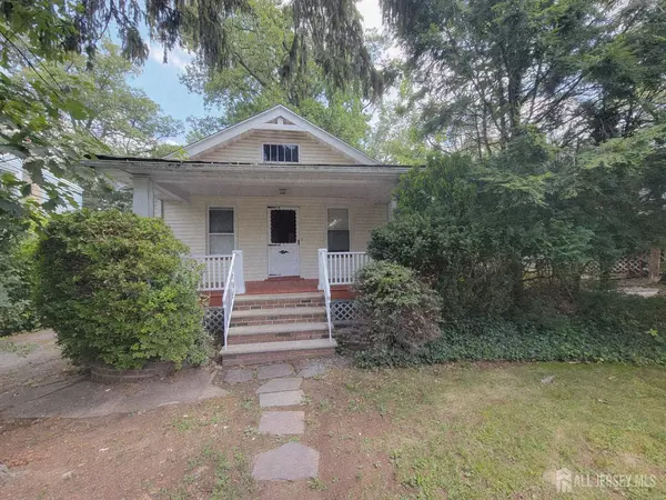 Edison, NJ 08820,21 Middlesex AVE