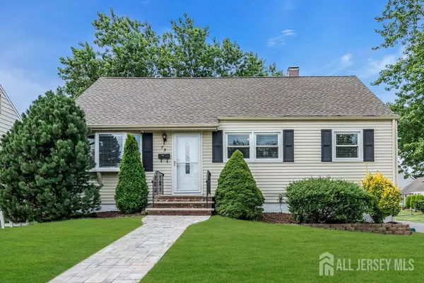 75 S McKinley AVE, Iselin, NJ 08830