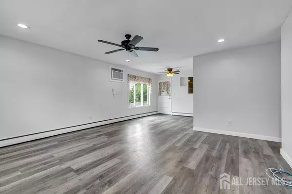 Iselin, NJ 08830,75 S McKinley AVE