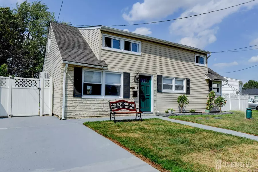 58 Willow ST, Carteret, NJ 07008