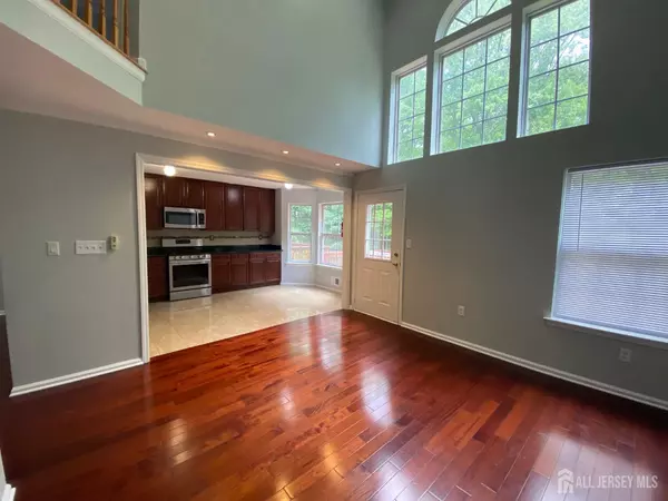 North Brunswick, NJ 08902,120 Briarwood DR