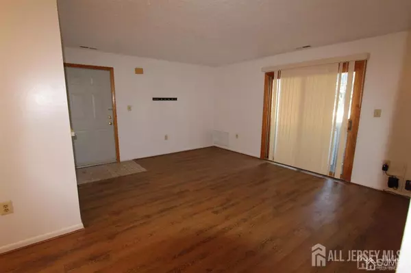 Plainsboro, NJ 08536,5310 Ravens Crest DR