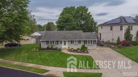 2 Matson RD, Edison, NJ 08817