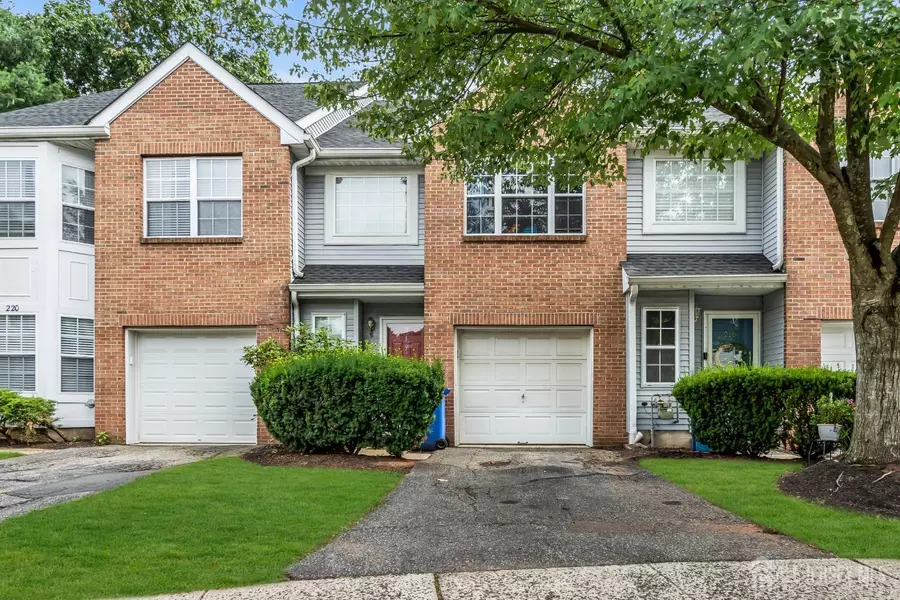 219 Hidden Woods CT, Piscataway, NJ 08854
