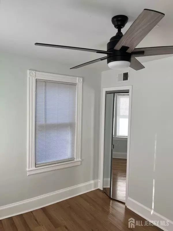 Roselle Park, NJ 07204,426 Willow AVE #2